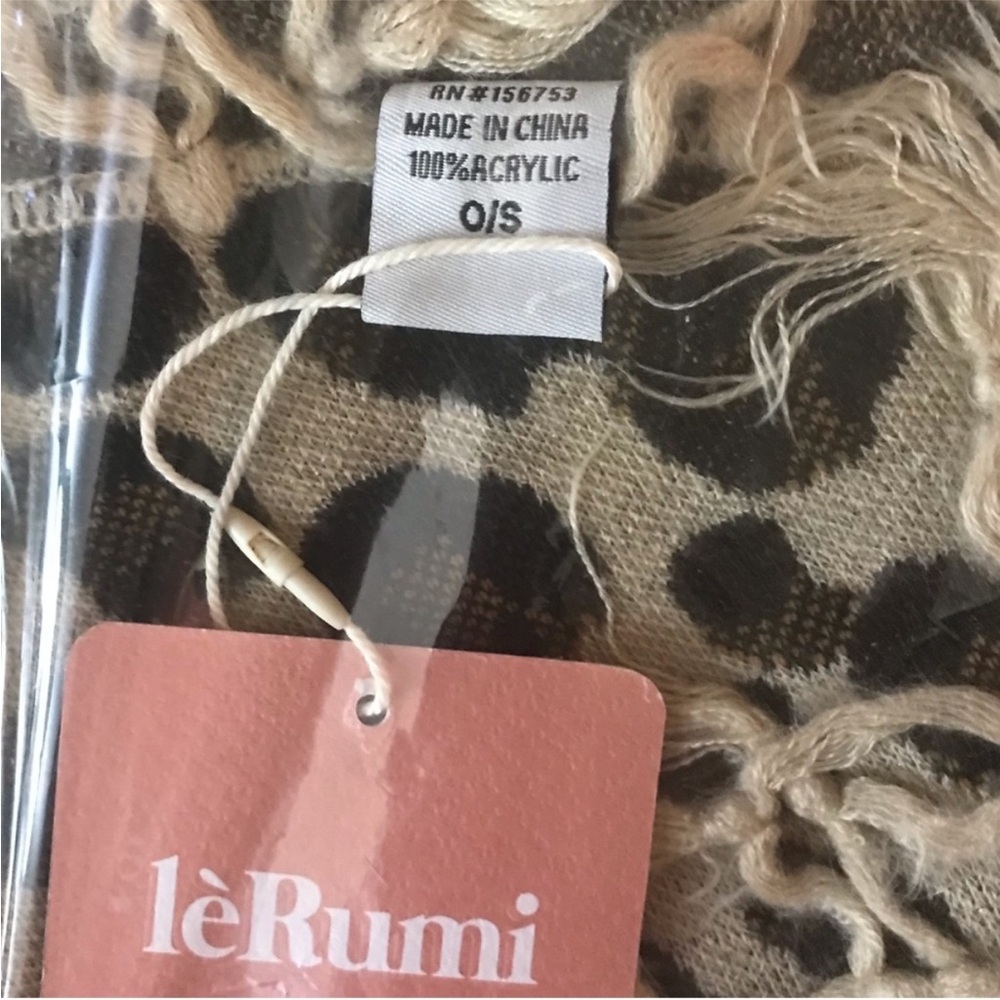 lèRumi Leopard Print Fringe Cardigan Ruana Poncho Wrap, One Size - Picture 7 of 10